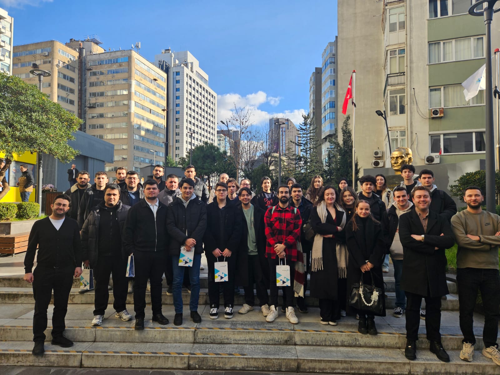 IMG-20251230-WA0000.jpg (279 KB)